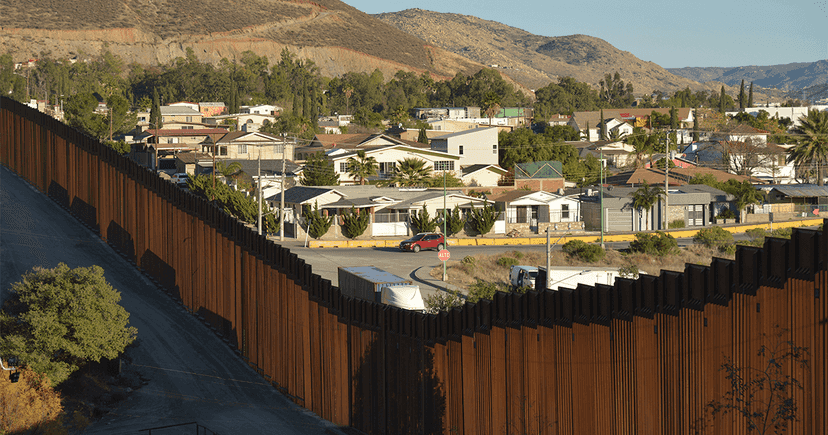 Cómo está la línea en Tecate para cruce en garita